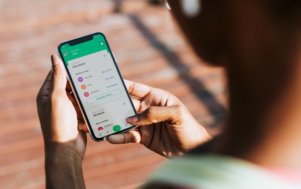 Avaliação de aplicativos de finanças pessoais para controle de gastos domésticos